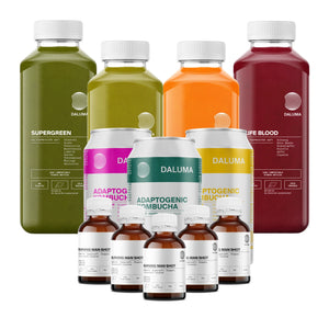 Das DAILY HEALTH PACKAGE von DALUMA enthält Wellness-Getränke wie kaltgepresste Kaltpressverfahren Säfte, adaptogenen Kombucha und Burning Man Shots - fachgerecht zusammengestellt für Ihre tägliche Gesundheitsroutine.